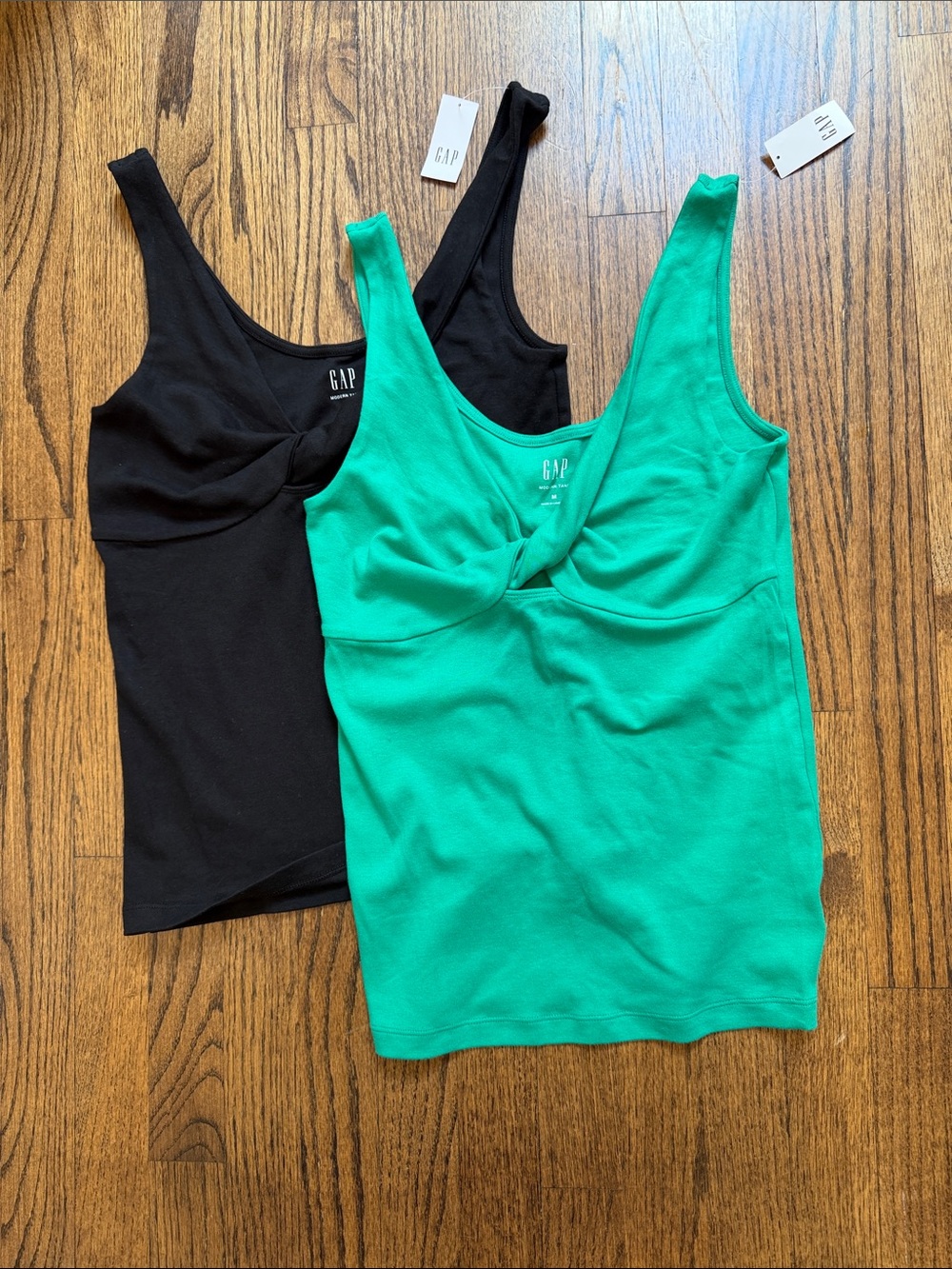 NWT   2x Gap Women Modern Tank Top, size M, black & green